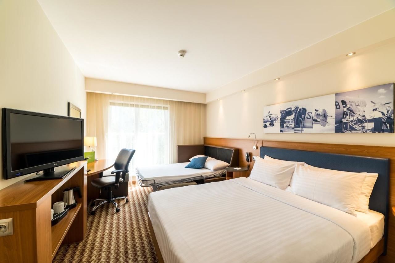 Отель Hampton by Hilton Gdansk Airport Гданьск-Рембехово-29